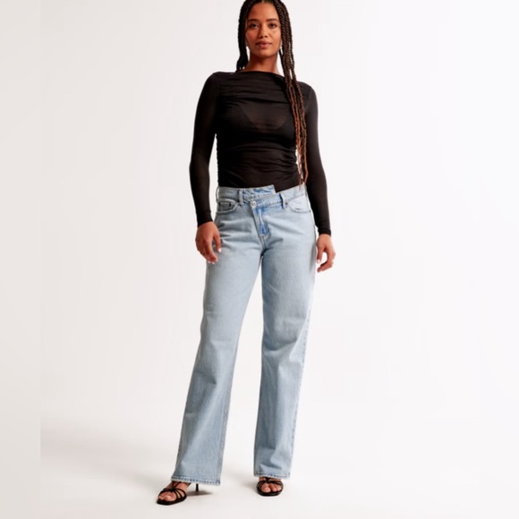 A&F - Curve Love The Baggy Low Rise Jeans - Picture 12 of 16